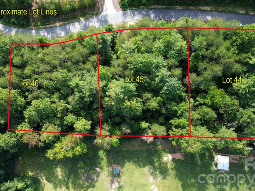 2055 Piper Ridge Drive, Lenoir, NC 28645.  MLS# CAR4425139, YatesRealty ID 52111. 