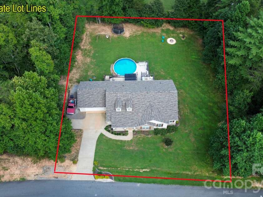 2055 Piper Ridge Drive, Lenoir, NC 28645.  MLS# CAR4425139, YatesRealty ID 52111. 