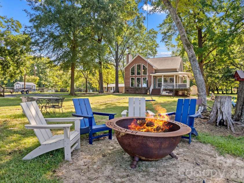340 Sportsman Drive, Salisbury, NC 28146.  MLS# CAR4426150, YatesRealty ID 52113. 