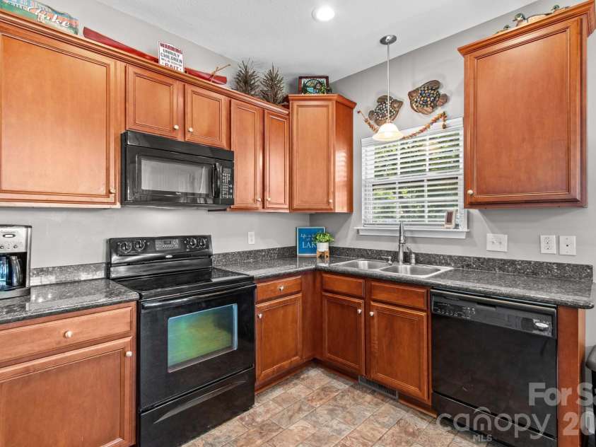340 Sportsman Drive, Salisbury, NC 28146.  MLS# CAR4426150, YatesRealty ID 52113. 