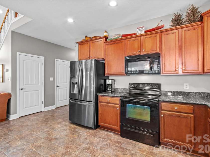 340 Sportsman Drive, Salisbury, NC 28146.  MLS# CAR4426150, YatesRealty ID 52113. 