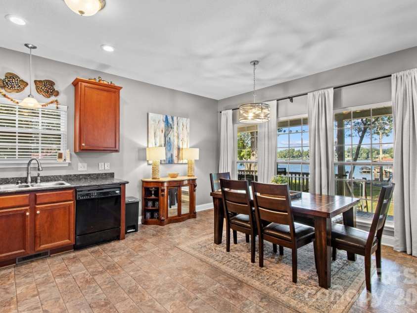 340 Sportsman Drive, Salisbury, NC 28146.  MLS# CAR4426150, YatesRealty ID 52113. 