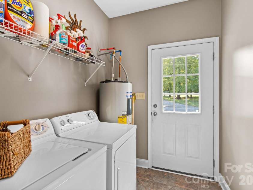 340 Sportsman Drive, Salisbury, NC 28146.  MLS# CAR4426150, YatesRealty ID 52113. 