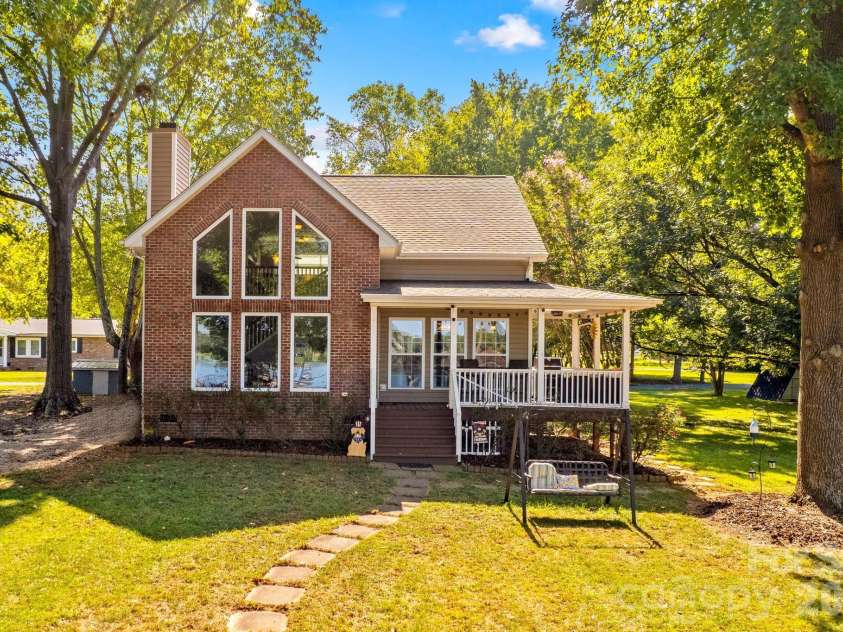 340 Sportsman Drive, Salisbury, NC 28146.  MLS# CAR4426150, YatesRealty ID 52113. 
