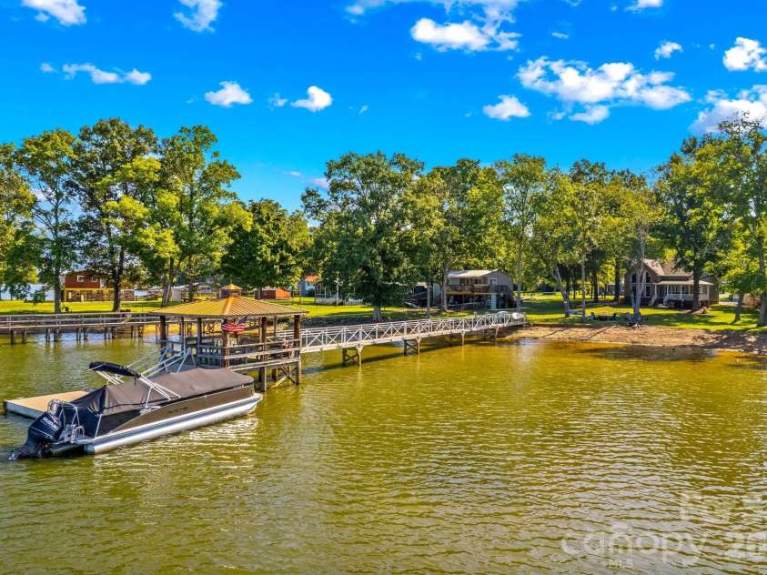 340 Sportsman Drive, Salisbury, NC 28146.  MLS# CAR4426150, YatesRealty ID 52113. 