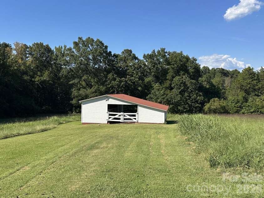 1186 Denton Road, Denton, NC 27239.  MLS# CAR4423880, YatesRealty ID 52119. 