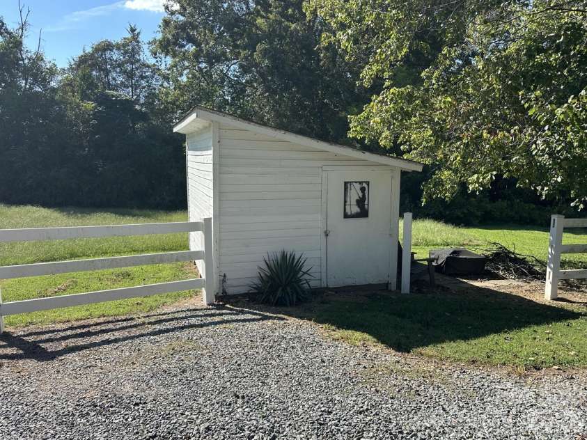 1186 Denton Road, Denton, NC 27239.  MLS# CAR4423880, YatesRealty ID 52119. 