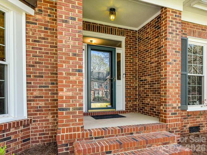 6711 Lyndonville Drive, Charlotte, NC 28277.  MLS# CAR4351058, YatesRealty ID 5212. 