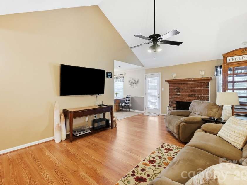 7601 Gillman Court, Charlotte, NC 28269.  MLS# CAR4423349, YatesRealty ID 52120. 