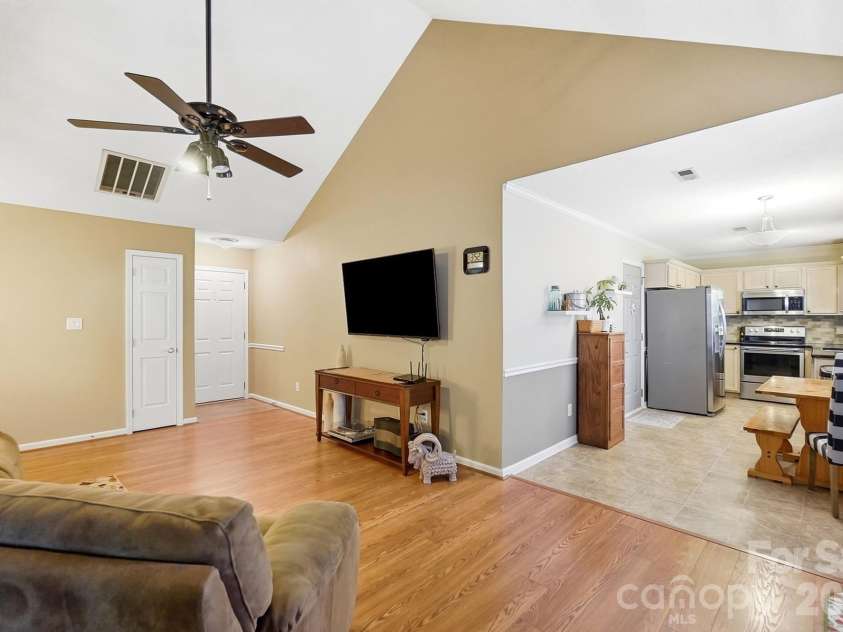 7601 Gillman Court, Charlotte, NC 28269.  MLS# CAR4423349, YatesRealty ID 52120. 