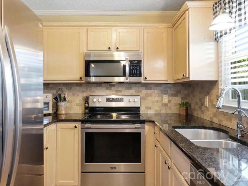 7601 Gillman Court, Charlotte, NC 28269.  MLS# CAR4423349, YatesRealty ID 52120. 