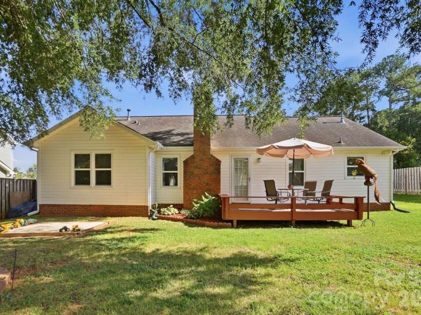 7601 Gillman Court, Charlotte, NC 28269.  MLS# CAR4423349, YatesRealty ID 52120. 