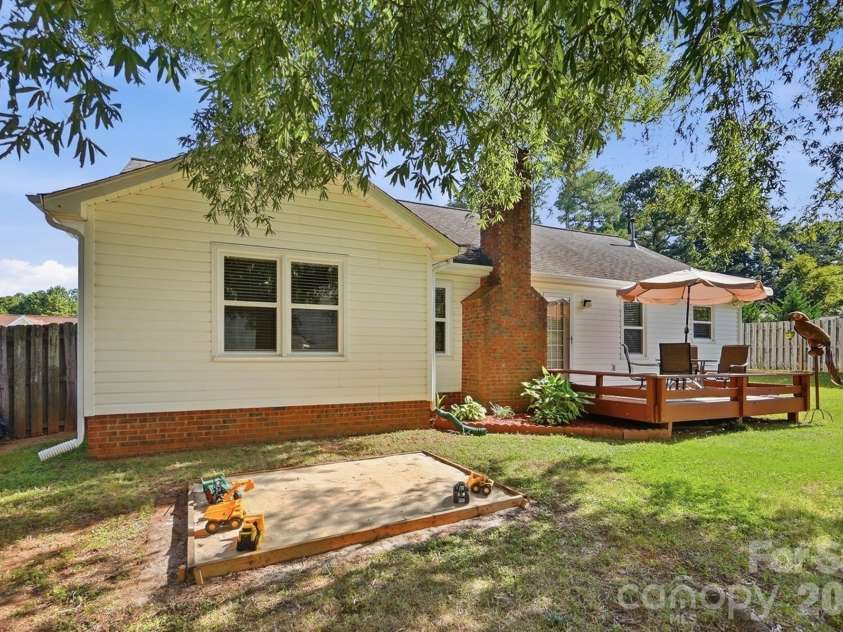 7601 Gillman Court, Charlotte, NC 28269.  MLS# CAR4423349, YatesRealty ID 52120. 
