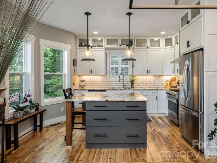 110 Quail Mountain Lane, Waynesville, NC 28786.  MLS# CAR4424241, YatesRealty ID 52123. Kitchen