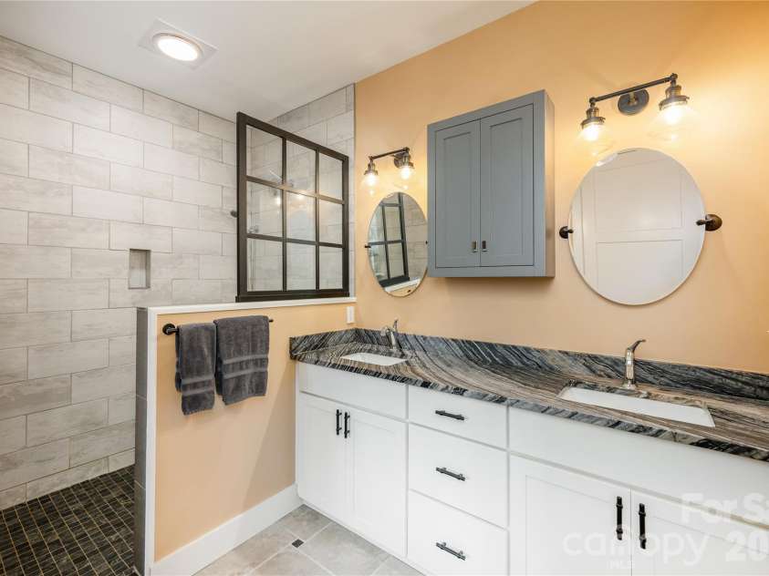 110 Quail Mountain Lane, Waynesville, NC 28786.  MLS# CAR4424241, YatesRealty ID 52123. Primary Bath