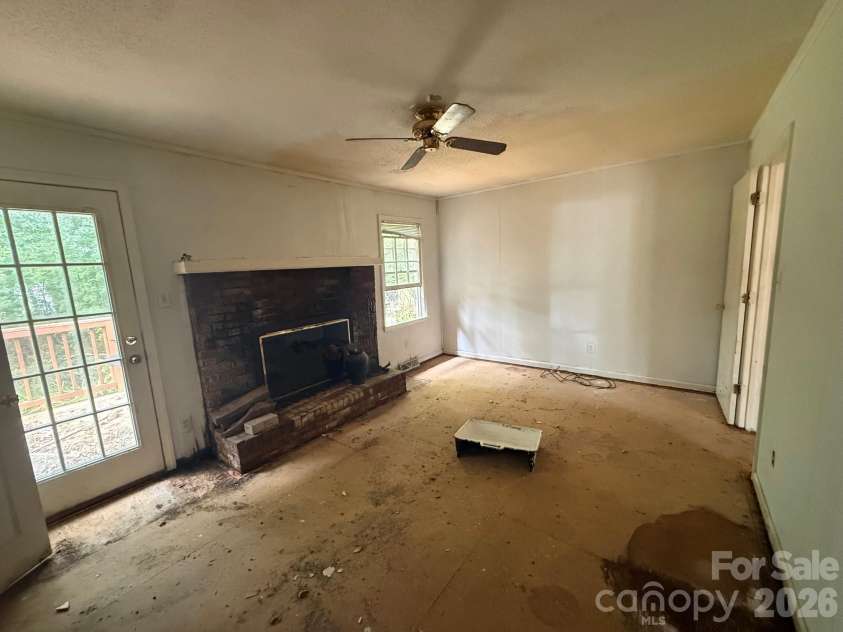3740 Sugar Spring Road, Gastonia, NC 28054.  MLS# CAR4426719, YatesRealty ID 52125. 