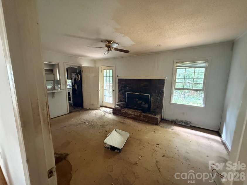 3740 Sugar Spring Road, Gastonia, NC 28054.  MLS# CAR4426719, YatesRealty ID 52125. 