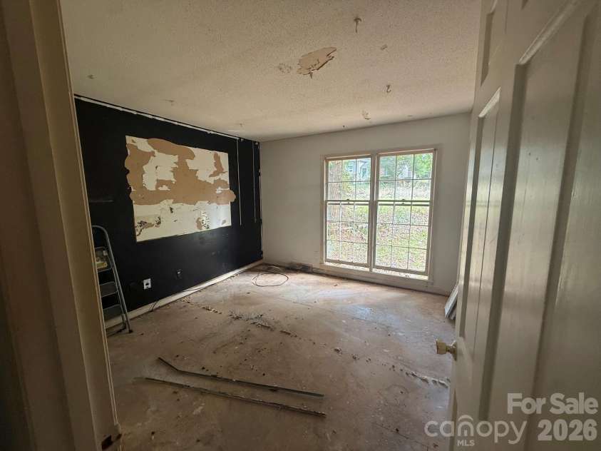 3740 Sugar Spring Road, Gastonia, NC 28054.  MLS# CAR4426719, YatesRealty ID 52125. 