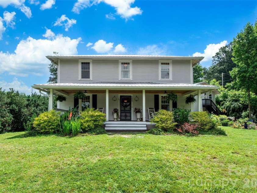 489 Turkey Creek Road, Leicester, NC 28748.  MLS# CAR4424710, YatesRealty ID 52126. 