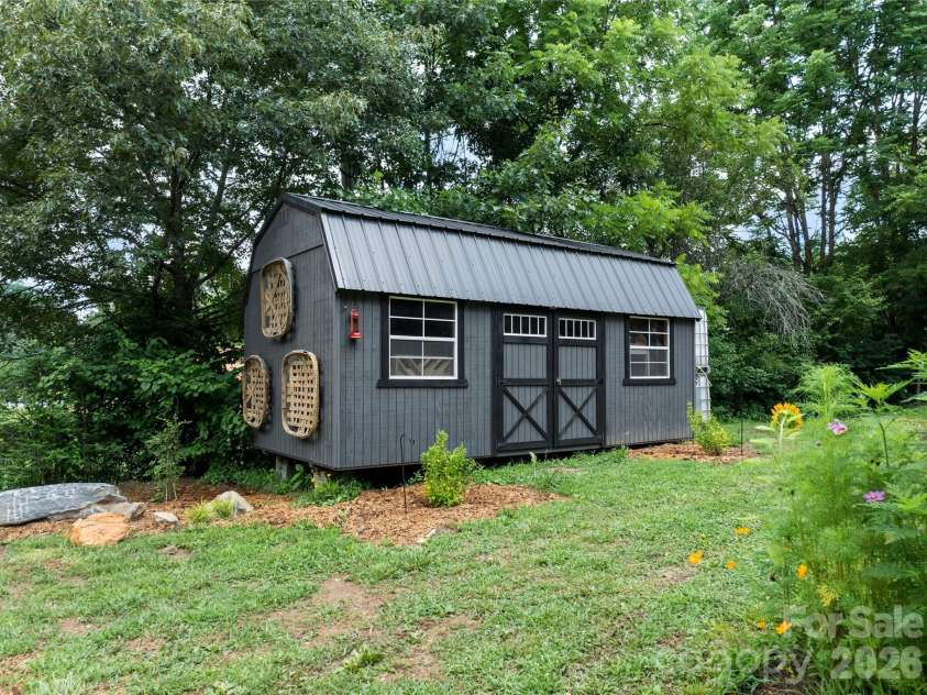 489 Turkey Creek Road, Leicester, NC 28748.  MLS# CAR4424710, YatesRealty ID 52126. 