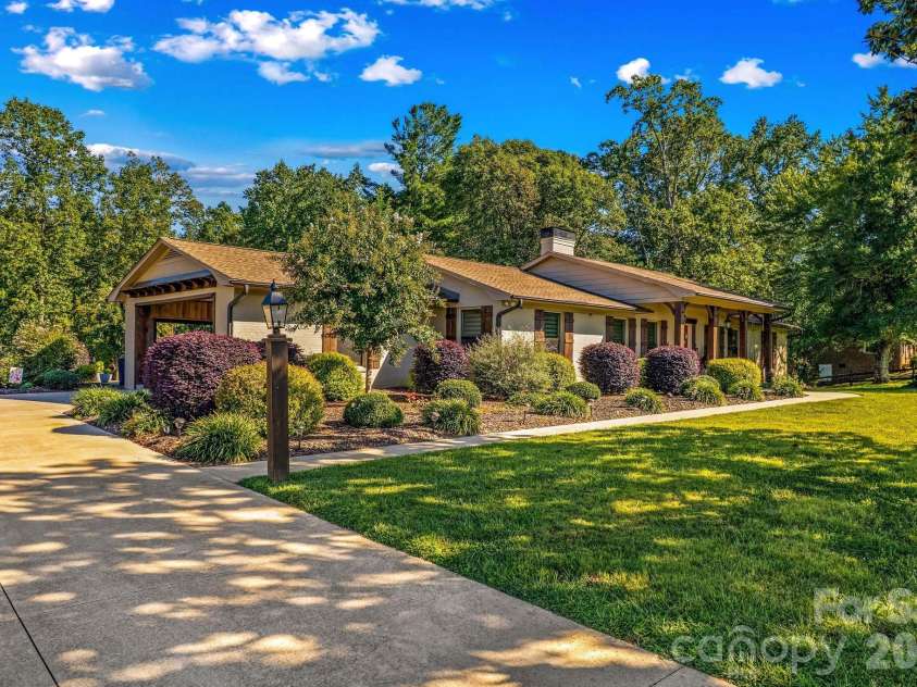 2361 Kennedy Road, Thomasville, NC 27360.  MLS# CAR4424748, YatesRealty ID 52127. 