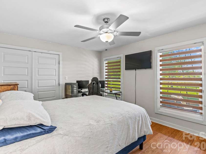 2361 Kennedy Road, Thomasville, NC 27360.  MLS# CAR4424748, YatesRealty ID 52127. 