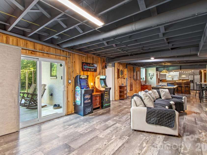 2361 Kennedy Road, Thomasville, NC 27360.  MLS# CAR4424748, YatesRealty ID 52127. 