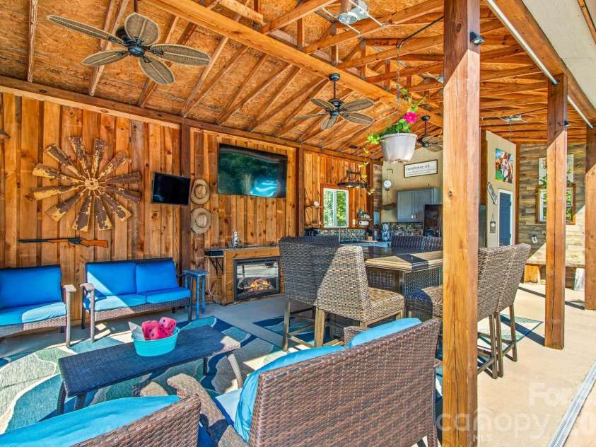 2361 Kennedy Road, Thomasville, NC 27360.  MLS# CAR4424748, YatesRealty ID 52127. 