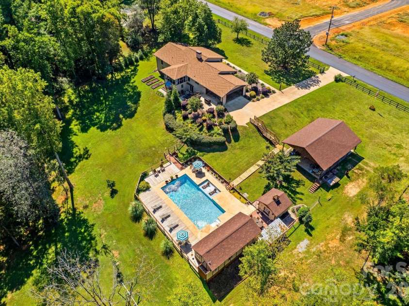 2361 Kennedy Road, Thomasville, NC 27360.  MLS# CAR4424748, YatesRealty ID 52127. 