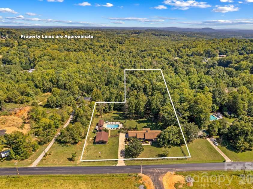 2361 Kennedy Road, Thomasville, NC 27360.  MLS# CAR4424748, YatesRealty ID 52127. 