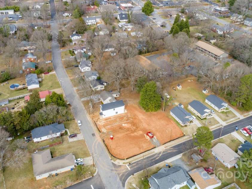 160 Sycamore Street, Mooresville, NC 28115.  MLS# CAR4227109, YatesRealty ID 5213. Excellent Location