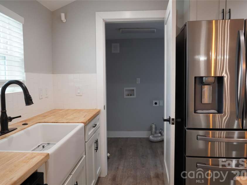 2631 Kenhill Drive, Charlotte, NC 28208.  MLS# CAR4354150, YatesRealty ID 5213. 