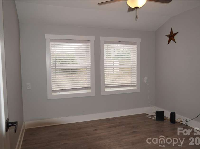 2631 Kenhill Drive, Charlotte, NC 28208.  MLS# CAR4354150, YatesRealty ID 5213. 
