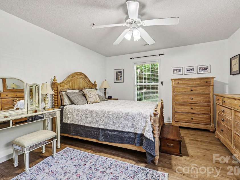 2012 Salem Bluff Drive, Winston Salem, NC 27127.  MLS# CAR4426251, YatesRealty ID 52130. 