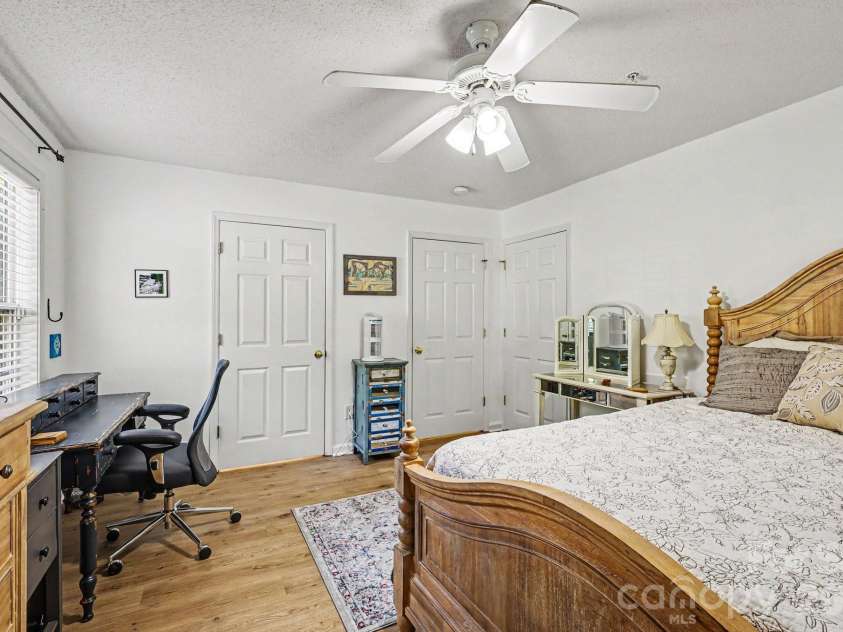 2012 Salem Bluff Drive, Winston Salem, NC 27127.  MLS# CAR4426251, YatesRealty ID 52130. 