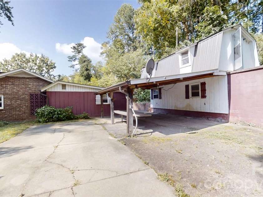 175 River Lane, Canton, NC 28716.  MLS# CAR4426723, YatesRealty ID 52131. 