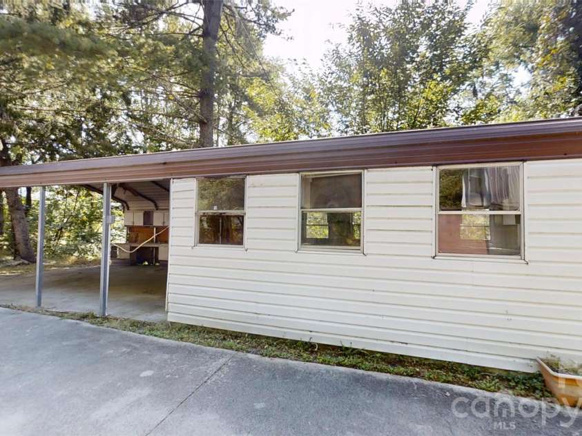 175 River Lane, Canton, NC 28716.  MLS# CAR4426723, YatesRealty ID 52131. 