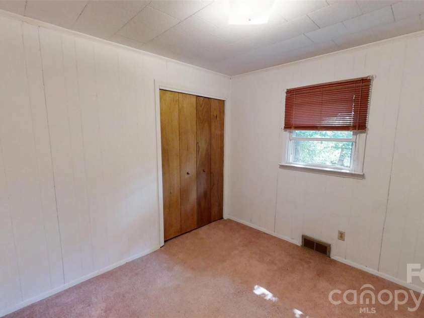 175 River Lane, Canton, NC 28716.  MLS# CAR4426723, YatesRealty ID 52131. 