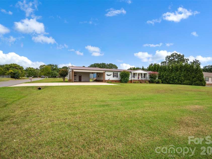 2468 Old Mountain Road, Statesville, NC 28625.  MLS# CAR4426106, YatesRealty ID 52132. 
