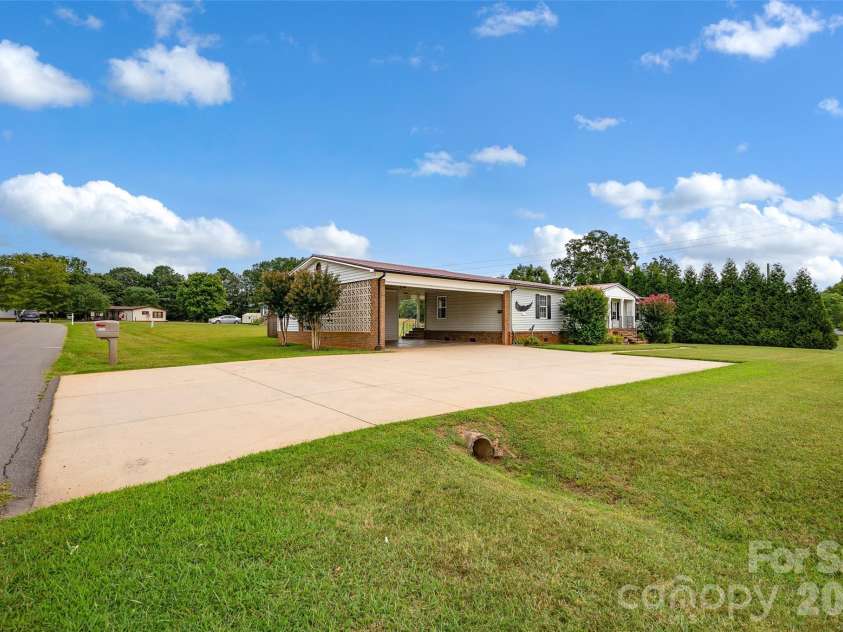 2468 Old Mountain Road, Statesville, NC 28625.  MLS# CAR4426106, YatesRealty ID 52132. 
