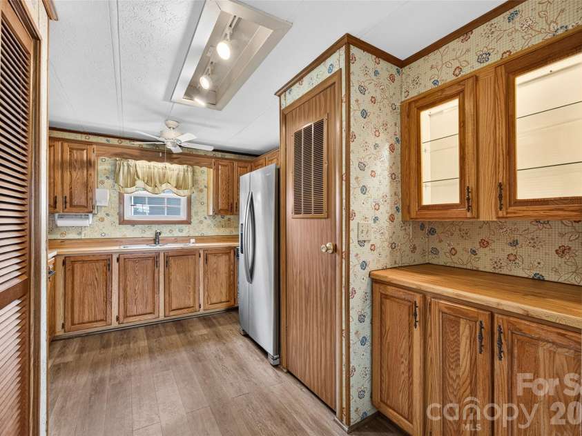 2468 Old Mountain Road, Statesville, NC 28625.  MLS# CAR4426106, YatesRealty ID 52132. 