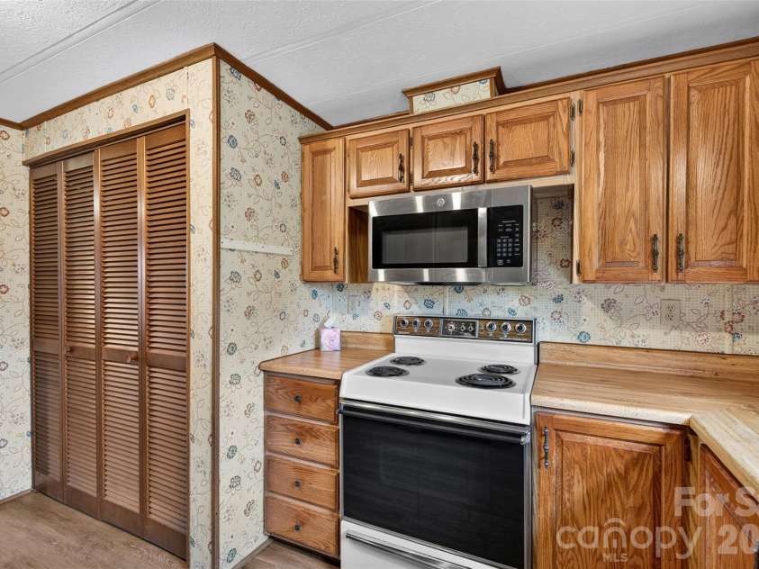 2468 Old Mountain Road, Statesville, NC 28625.  MLS# CAR4426106, YatesRealty ID 52132. 