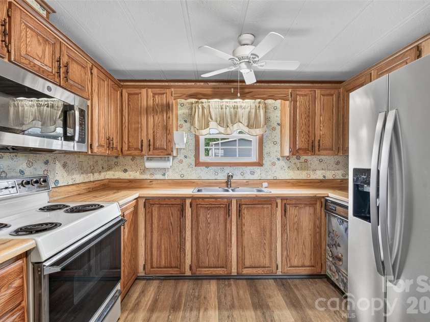 2468 Old Mountain Road, Statesville, NC 28625.  MLS# CAR4426106, YatesRealty ID 52132. 