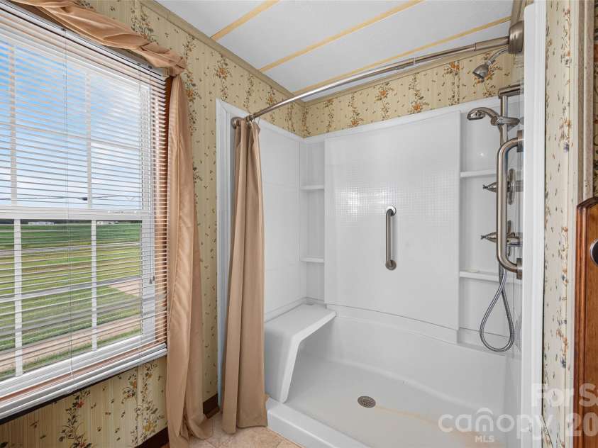 2468 Old Mountain Road, Statesville, NC 28625.  MLS# CAR4426106, YatesRealty ID 52132. 