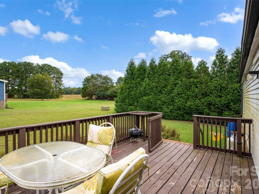 2468 Old Mountain Road, Statesville, NC 28625.  MLS# CAR4426106, YatesRealty ID 52132. 