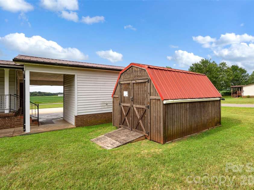 2468 Old Mountain Road, Statesville, NC 28625.  MLS# CAR4426106, YatesRealty ID 52132. 