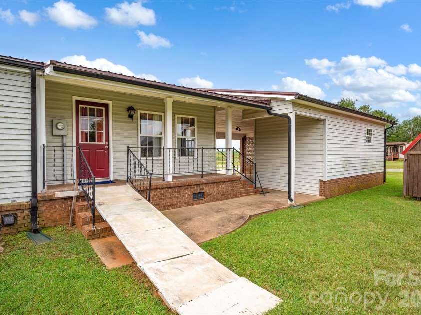 2468 Old Mountain Road, Statesville, NC 28625.  MLS# CAR4426106, YatesRealty ID 52132. 