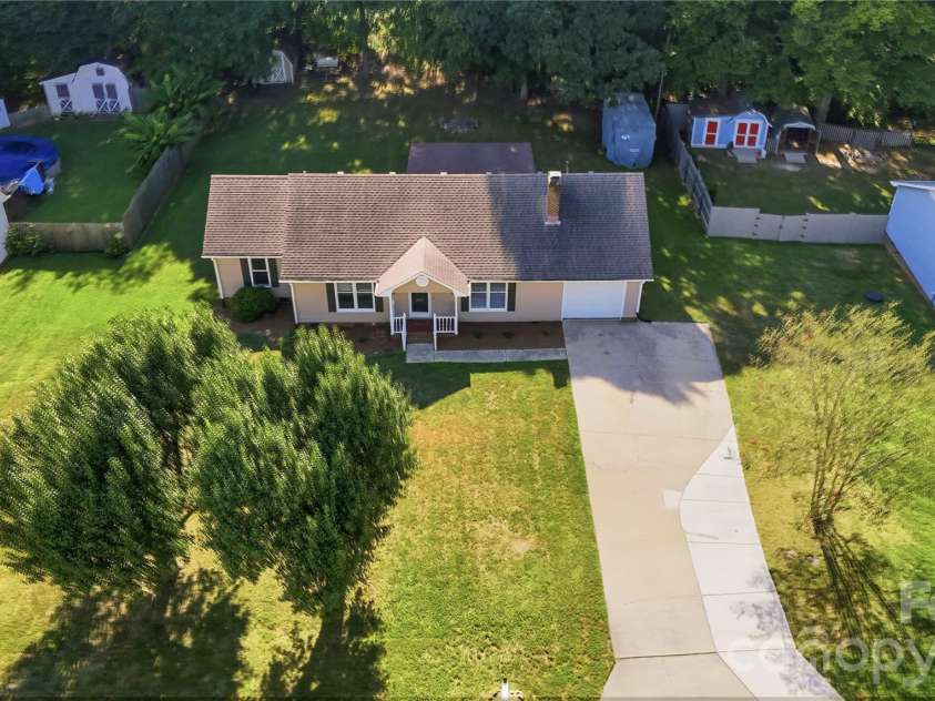 2326 Springwater Drive, Gastonia, NC 28056.  MLS# CAR4425551, YatesRealty ID 52137. 