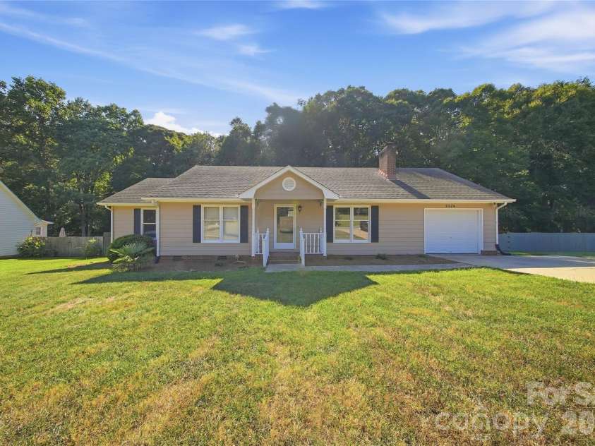2326 Springwater Drive, Gastonia, NC 28056.  MLS# CAR4425551, YatesRealty ID 52137. 