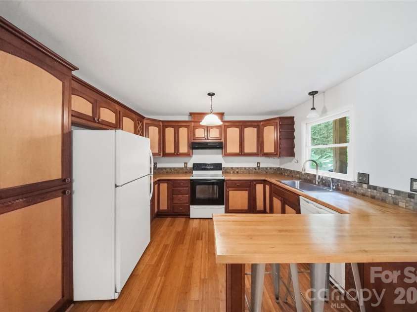 2326 Springwater Drive, Gastonia, NC 28056.  MLS# CAR4425551, YatesRealty ID 52137. 